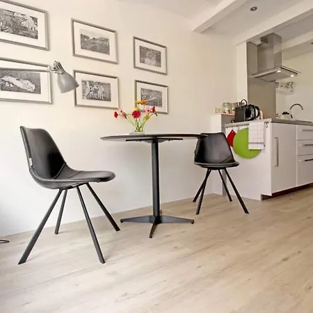 Respons Luxury Apart קמר
